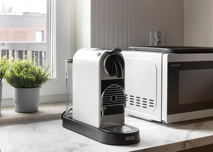 New #Madalinskiego57 - City Center, New Bulding, 2 Bedrooms, 2X Double Beds And A Fold-Out Sofa, Separate Kitchen, Air Conditioning, Balcony, Underground Parking, Self Check In 24H, Internet, Netflix, Coffee Machine, Washing Machine,1 Km To The Railw